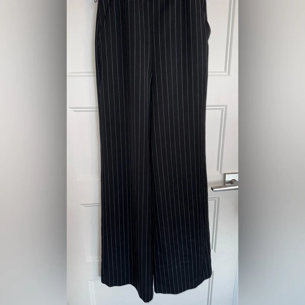 Lauren Ralph Lauren Black/White Pinstripe Wide Leg Jumpsuit Sleeveless V-Neck 2 - Picture 12 of 12